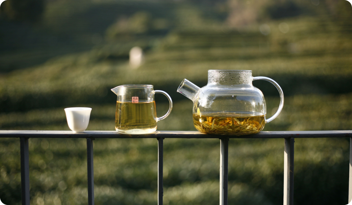 Leaf and Loom loose-leaf tea